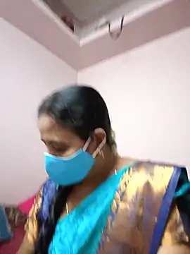 Snapshot of Tamilaunty35 chatting on May 20, 2026, 4:24 pm Tamilaunty35 online show from May 20, 2026, 4:24 pm