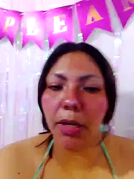 Snapshot of Izel_ chatting on May 19, 2026, 1:56 am Izel online show from May 19, 2026, 1:56 am