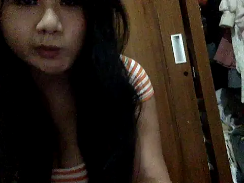 Snapshot of vixenrae chatting on April 12, 2026, 2:55 pm vixenrae online show from April 12, 2026, 2:55 pm