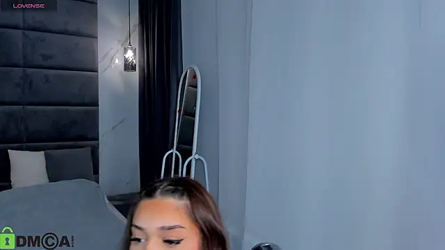 Aisha Tiffany online show from May 13, 2026, 9:39 am