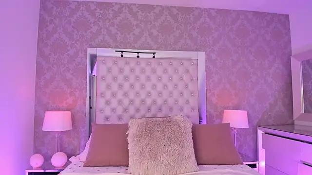 NatashaMilley online show from April 24, 2026, 3:42 am