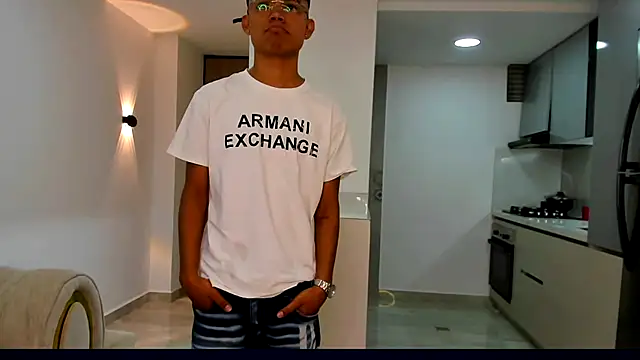Luxury pleasure 2 online show from May 20, 2026, 3:24 am