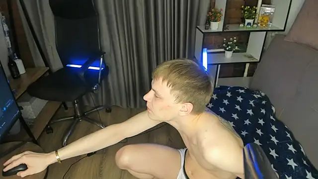 Snapshot of TwinkWhite chatting on May 11, 2026, 10:29 pm TwinkWhite online show from May 11, 2026, 10:29 pm