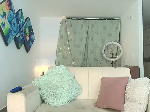 Snapshot of Michellblue chatting on May 30, 2026, 5:59 am Michellblue online show from May 30, 2026, 5:59 am