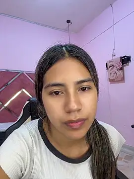 Kimmiebellarie online show from April 17, 2026, 12:19 pm