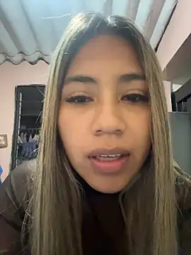 Snapshot of Kimmiebellarie chatting on June 19, 2026, 2:05 am Kimmiebellarie online show from June 19, 2026, 2:05 am