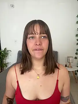 Snapshot of Mari_Rouse chatting on May 21, 2026, 12:12 pm Mari Rouse online show from May 21, 2026, 12:12 pm