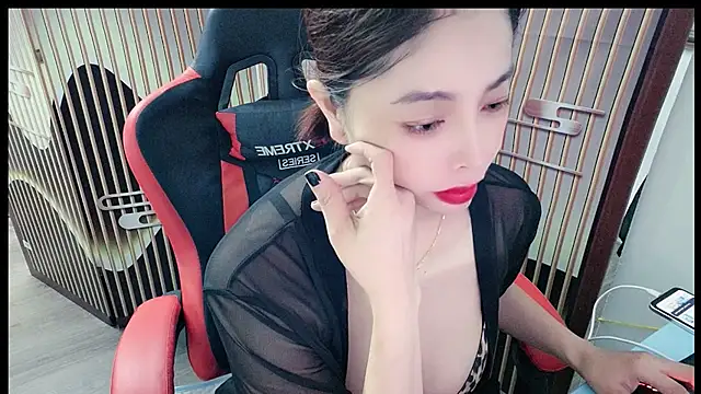 Snapshot of Hot_bbaby chatting on June 18, 2026, 4:13 am Hot bbaby online show from June 18, 2026, 4:13 am