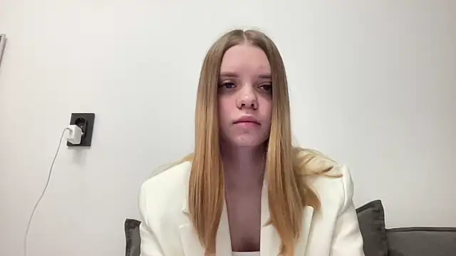 Moris 01  online show from April 15, 2026, 4:19 am