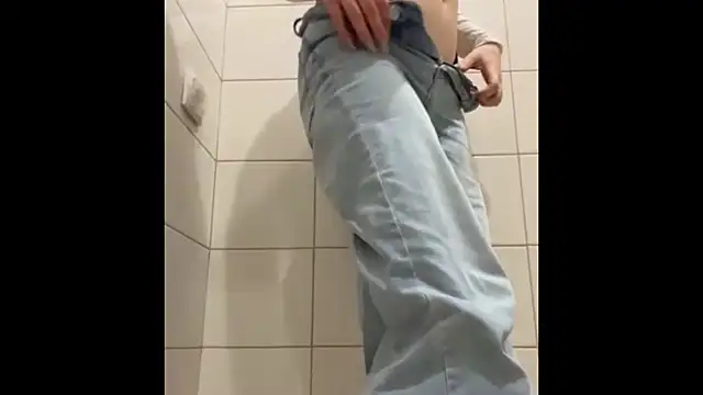 messybun28 online show from April 12, 2026, 2:00 pm