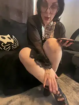 Snapshot of AmalaHexx chatting on April 12, 2026, 10:48 pm AmalaHexx online show from April 12, 2026, 10:48 pm