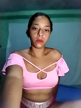 Snapshot of YuliBrayan chatting on April 15, 2026, 6:09 am YuliBrayan online show from April 15, 2026, 6:09 am