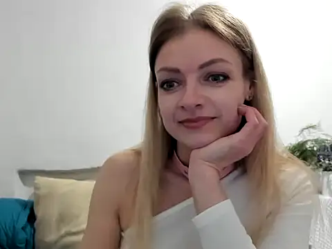 Snapshot of Severina7 chatting on May 17, 2026, 6:04 pm Severina7 online show from May 17, 2026, 6:04 pm