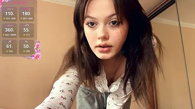 LaurenBlade online show from June 13, 2026, 8:23 am