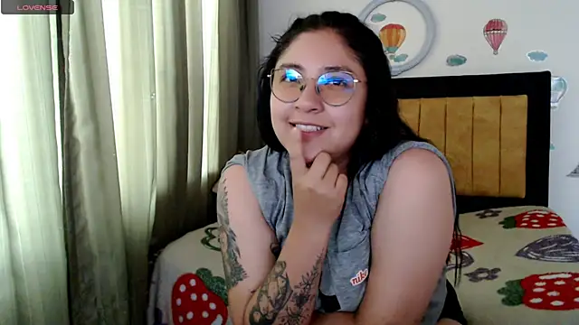 Snapshot of MAYEXS chatting on April 12, 2026, 10:15 pm MAYEXS online show from April 12, 2026, 10:15 pm