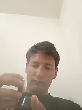 welltommy2001 online show from July 18, 2026, 2:49 am