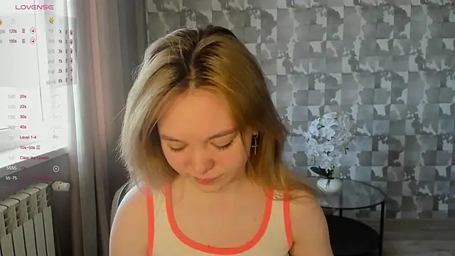 Anna Delon online show from May 16, 2026, 10:36 am