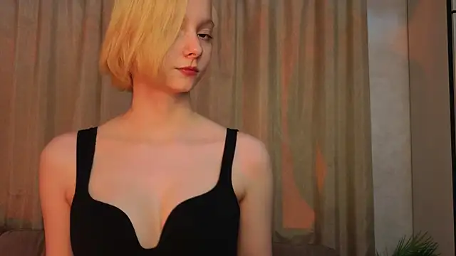 sweet lynx online show from April 15, 2026, 4:14 pm