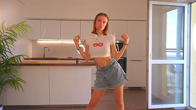 AlvaCatterton online show from May 25, 2026, 2:12 pm