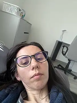 olivia vi online show from April 27, 2026, 8:01 am