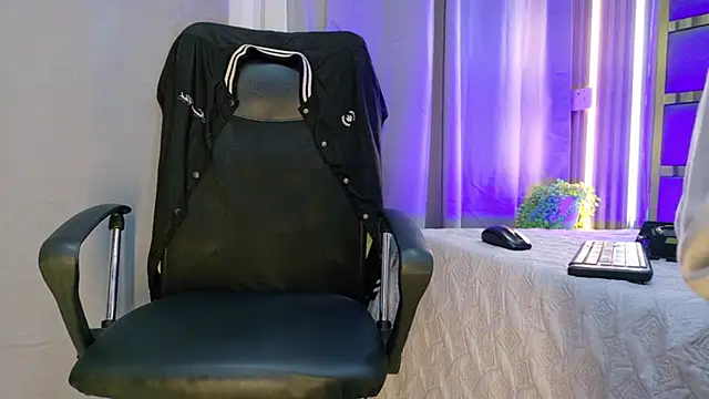 Leo Miller  online show from April 23, 2026, 12:29 pm