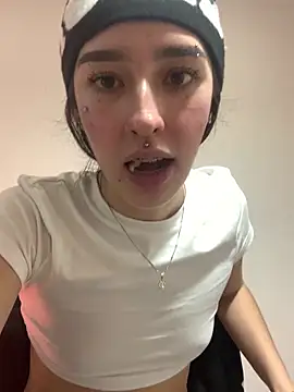 Snapshot of NickieCute- chatting on April 15, 2026, 8:09 pm NickieCute- online show from April 15, 2026, 8:09 pm