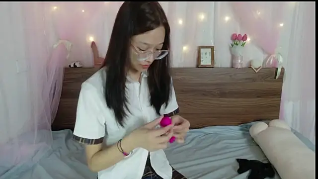 Snapshot of shy_pink_doll chatting on August 5, 2026, 1:19 am shy pink doll online show from August 5, 2026, 1:19 am