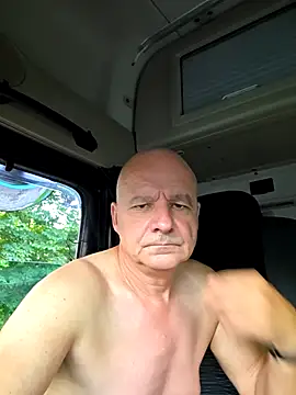 Snapshot of mannohmann5 chatting on June 23, 2026, 6:28 pm mannohmann5 online show from June 23, 2026, 6:28 pm