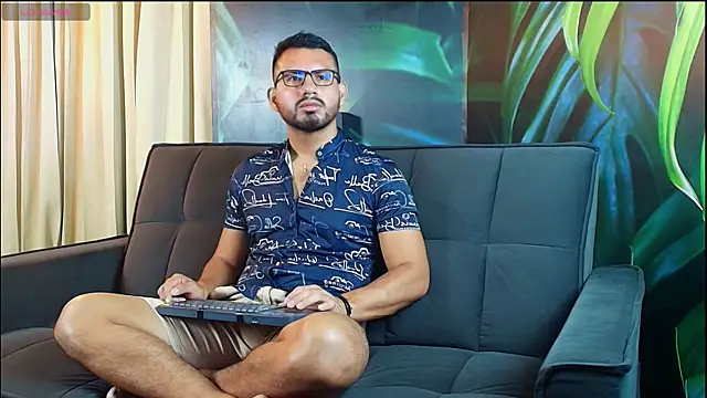 JacobWestt online show from April 17, 2026, 11:24 am