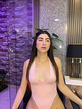 Snapshot of evelyn_hills chatting on April 14, 2026, 1:28 pm evelyn hills online show from April 14, 2026, 1:28 pm