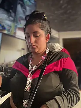 Snapshot of Paris__LS chatting on April 14, 2026, 1:28 pm Paris LS online show from April 14, 2026, 1:28 pm