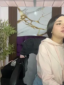 Snapshot of lia_ec chatting on May 6, 2026, 12:21 pm lia ec online show from May 6, 2026, 12:21 pm