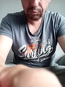 Snapshot of Miro9 chatting on April 19, 2026, 12:59 pm Miro9 online show from April 19, 2026, 12:59 pm