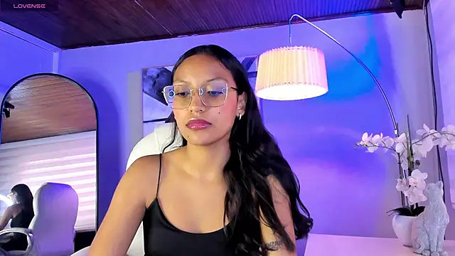 Snapshot of miel_ambar chatting on May 14, 2026, 1:40 pm miel ambar online show from May 14, 2026, 1:40 pm