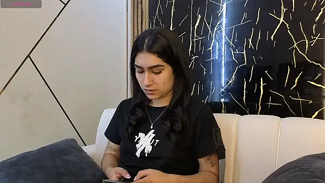 Snapshot of Julianas_pm chatting on April 16, 2026, 4:41 pm Julianas pm online show from April 16, 2026, 4:41 pm