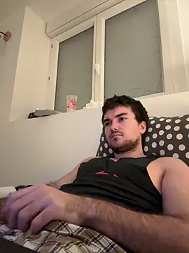 Weanny online show from April 14, 2026, 4:46 pm