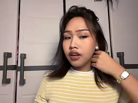 lady clea online show from April 16, 2026, 7:31 am