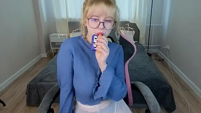 Helen Carson online show from May 27, 2026, 12:18 am