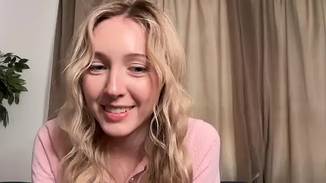 Snapshot of Kattie_Petite chatting on April 25, 2026, 2:47 pm Kattie Petite online show from April 25, 2026, 2:47 pm