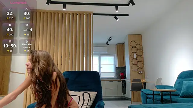 Tiny Blush online show from June 18, 2026, 4:35 am