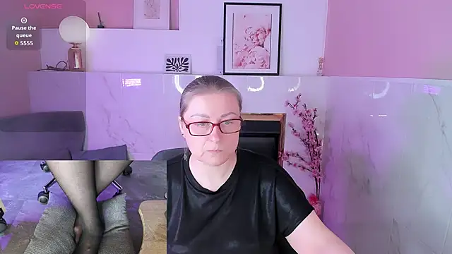 Alexandra Kind online show from April 22, 2026, 8:54 pm