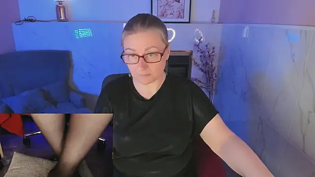Alexandra Kind online show from May 3, 2026, 9:10 pm