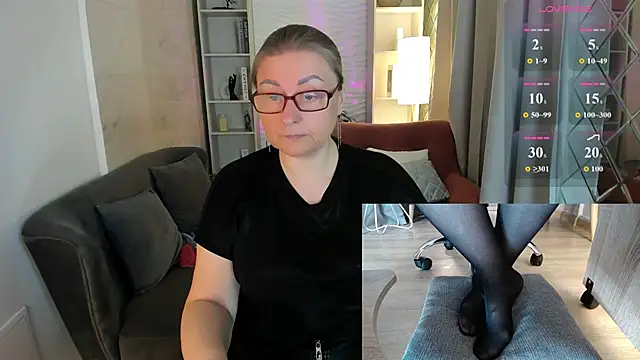 Alexandra Kind online show from May 12, 2026, 1:41 pm