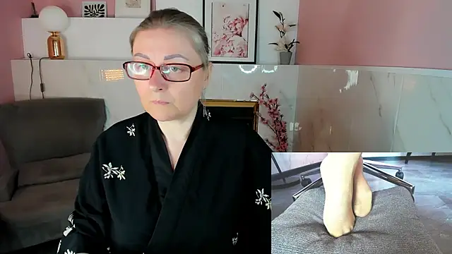 Alexandra Kind online show from May 19, 2026, 1:50 pm