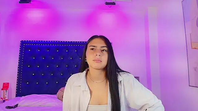 Snapshot of Serena_and_zoe chatting on April 29, 2026, 7:31 pm Serena and zoe online show from April 29, 2026, 7:31 pm