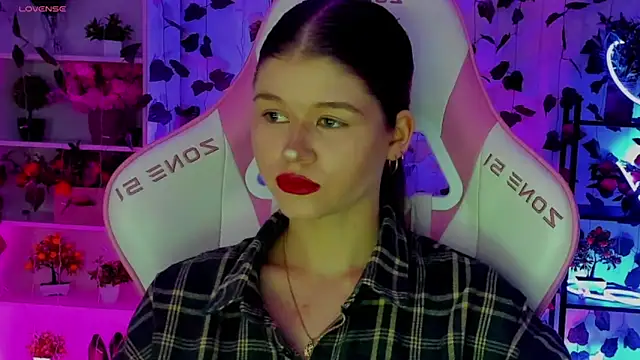 Snapshot of alice_tails chatting on April 14, 2026, 9:54 pm alice tails online show from April 14, 2026, 9:54 pm