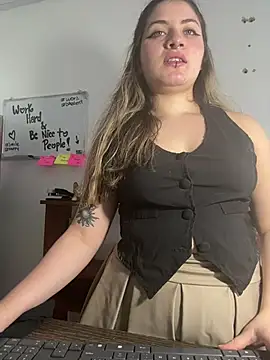 Snapshot of juanitablue chatting on June 27, 2026, 5:29 pm juanitablue online show from June 27, 2026, 5:29 pm