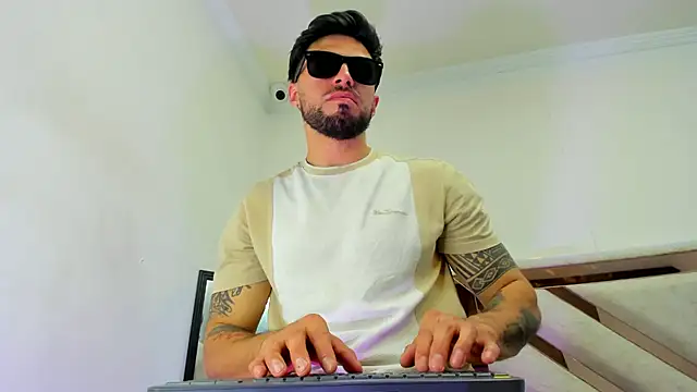 Snapshot of Draco_blaze chatting on May 25, 2026, 1:28 pm Draco blaze online show from May 25, 2026, 1:28 pm