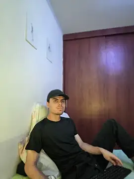 srmaylo online show from May 14, 2026, 1:56 am