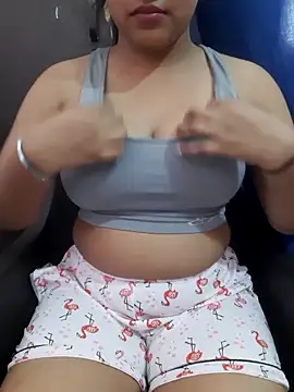 SmileGirll online show from April 23, 2026, 3:19 am